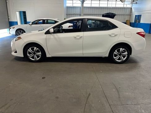 Used 2017 Toyota Corolla LE w/ Carpet Mat Package (TMS) FWD image 6