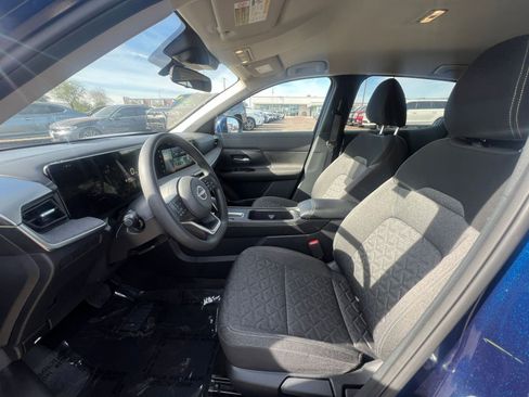 Used 2025 Nissan Kicks SV image 27