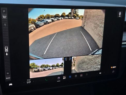 Used 2022 Tesla Model X AWD/4WD image 23
