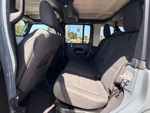 Used 2024 Jeep Wrangler Unlimited w/ Convenience Group AWD/4WD image 6