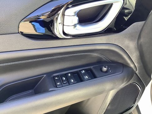 New 2026 Jeep Compass Limited image 10