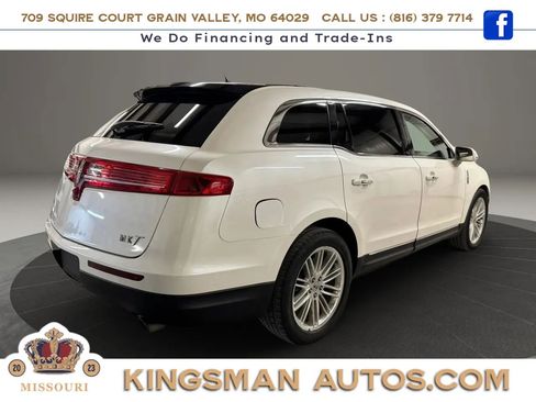 Used 2019 Lincoln MKT AWD image 4