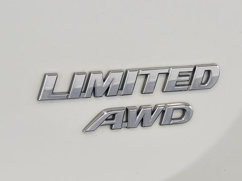 Used 2014 Toyota RAV4 Limited AWD/4WD image 10