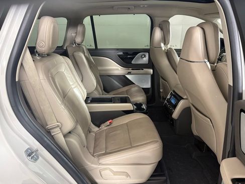 Used 2020 Lincoln Aviator Reserve w/ Equipment Group 201A AWD/4WD image 46
