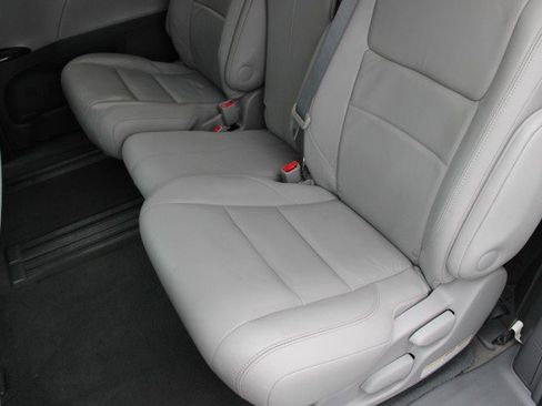 Used 2015 Toyota Sienna XLE Premium image 19