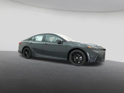 New 2026 Toyota Camry SE image 28