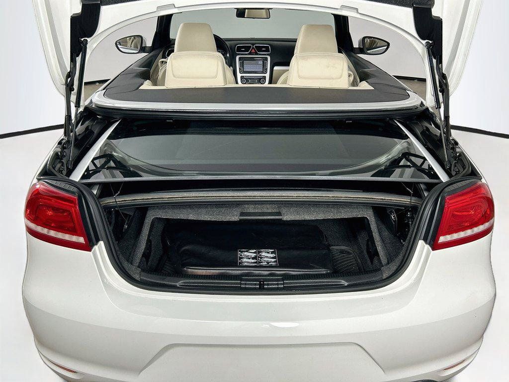 Used 2012 Volkswagen Eos Komfort FWD image 23