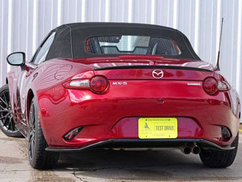 Used 2023 MAZDA MX-5 Miata Club w/ Brembo/BBS Recaro Package image 5