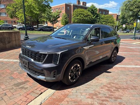 Certified 2025 Kia Sorento S w/ Panoramic Sunroof Package FWD image 5
