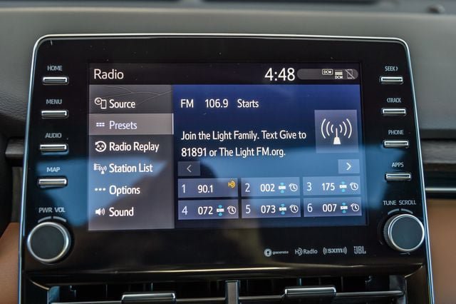 Used 2019 Toyota Avalon Limited FWD image 30
