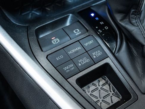 Certified 2025 Toyota RAV4 XLE w/ Convenience Package image 26