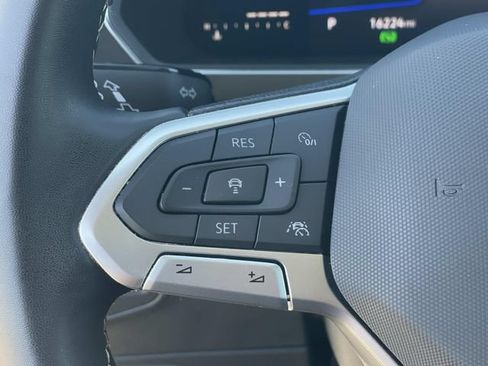 Certified 2023 Volkswagen Tiguan SE w/ Panoramic Sunroof Package FWD image 8