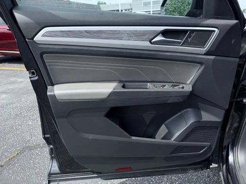 Used 2023 Volkswagen Atlas Cross Sport SE AWD/4WD image 12