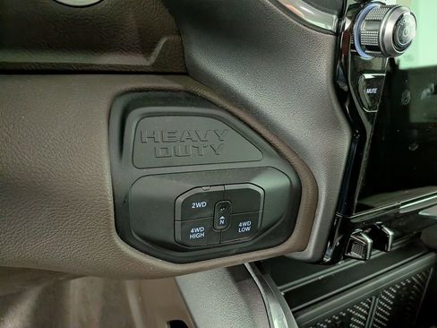 New 2026 RAM 3500 Laramie AWD/4WD image 21