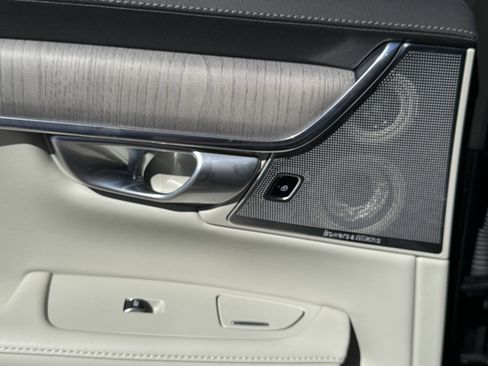 Used 2024 Volvo S90 T8 Ultimate w/ Lounge Package image 31