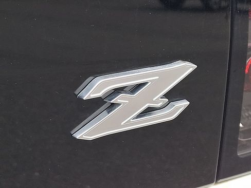 Certified 2025 Nissan Z Performance w/ Floor Mat Package RWD image 32