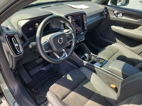 Used 2023 Volvo XC40 Recharge Plus AWD/4WD image 2