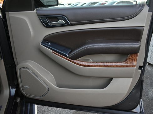 Used 2015 Chevrolet Suburban LTZ image 38