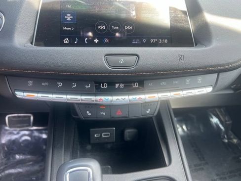 Used 2019 Cadillac XT4 Sport w/ Cold Weather Package AWD/4WD image 10