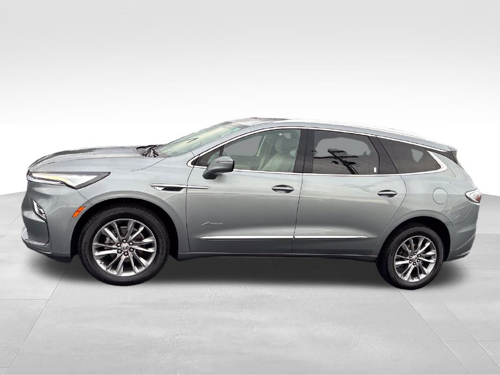 Used 2023 Buick Enclave Avenir w/ Avenir Technology Package AWD/4WD image 2