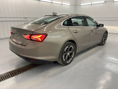 Used 2022 Chevrolet Malibu LT FWD image 4