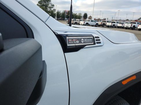 New 2026 GMC Sierra 2500 Pro w/ Convenience Package image 7