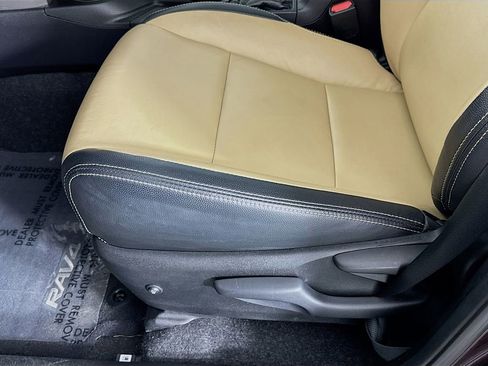 Used 2018 Toyota RAV4 XLE image 25