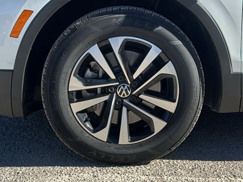 Used 2024 Volkswagen Tiguan S image 32