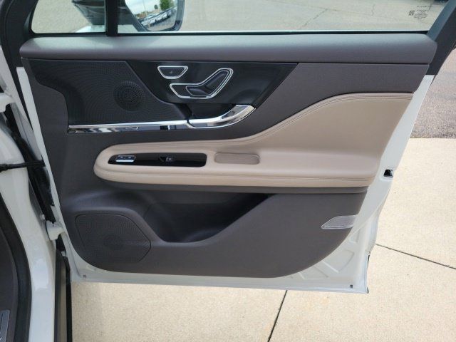 Certified 2024 Lincoln Corsair FWD image 25