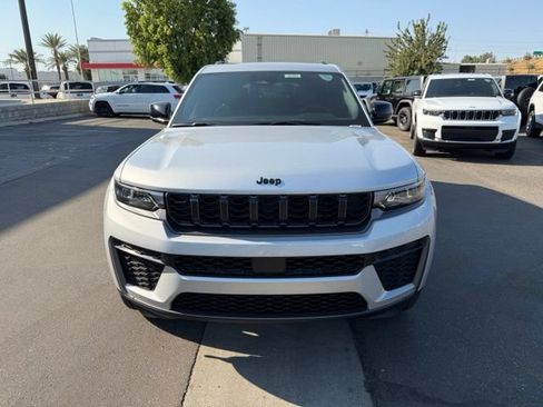 New 2026 Jeep Grand Cherokee L 4WD image 2