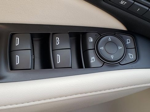 Used 2022 Buick Enclave Avenir w/ Avenir Technology Package image 31