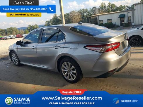 Used 2019 Toyota Camry LE image 3