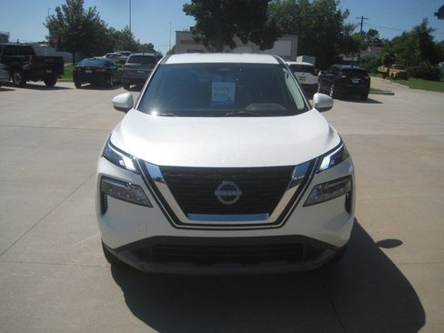 Used 2023 Nissan Rogue SV AWD/4WD image 3