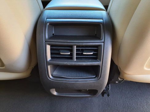 Used 2018 Cadillac XT5 FWD image 14