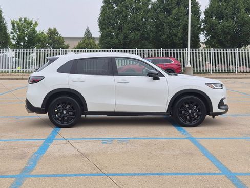 Certified 2025 Honda HR-V Sport image 6