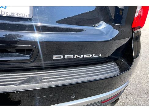 Used 2022 GMC Yukon XL Denali AWD/4WD image 38