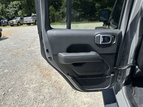 Used 2021 Jeep Gladiator Overland w/ Popular Equipment Package image 22