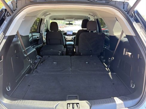 Used 2023 Ford Explorer XLT RWD image 44
