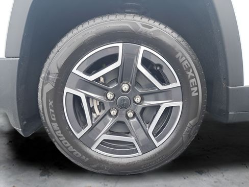 New 2026 Jeep Cherokee Laredo AWD/4WD image 28