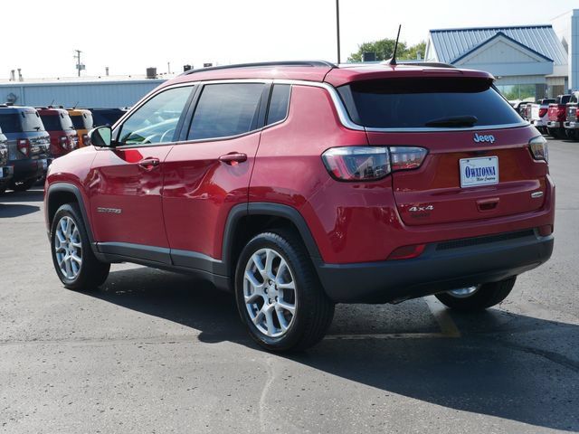 Used 2023 Jeep Compass Latitude w/ Sun and Sound Group AWD/4WD image 3
