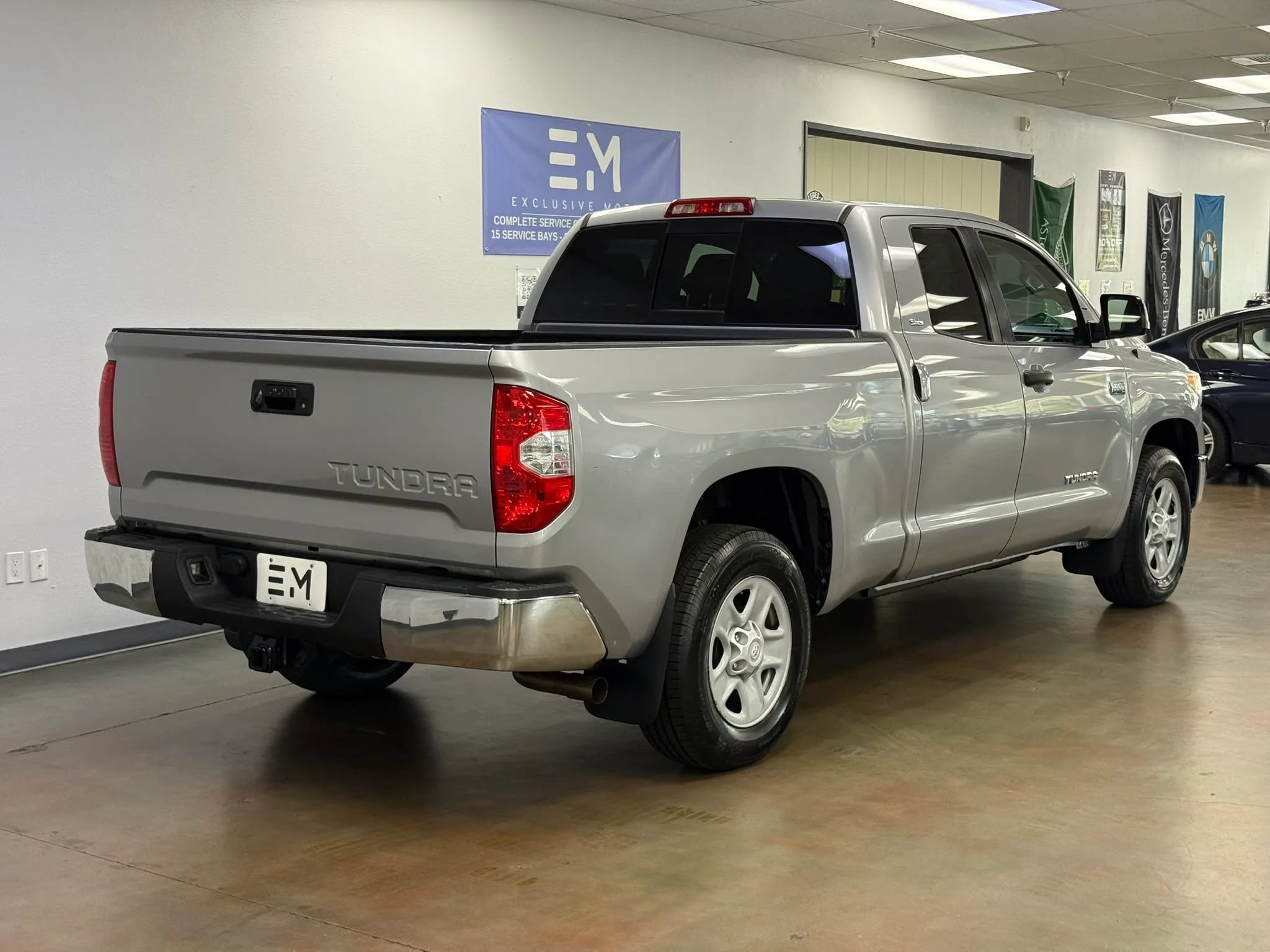 Used 2017 Toyota Tundra SR5 RWD image 5