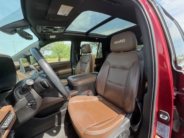 Used 2021 Chevrolet Tahoe High Country w/ Premium Package AWD/4WD image 13