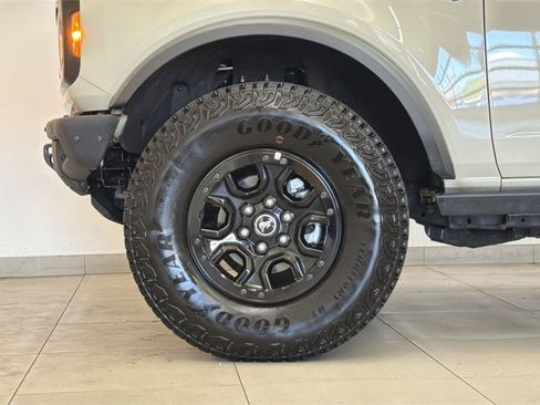 Used 2025 Ford Bronco Badlands AWD/4WD image 13