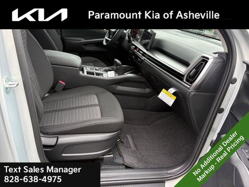 New 2026 Kia Sorento LX FWD image 16