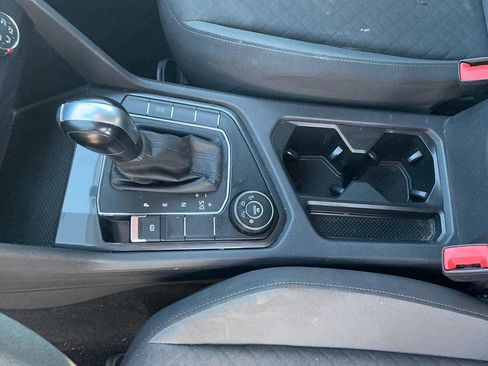 Used 2020 Volkswagen Tiguan S image 22
