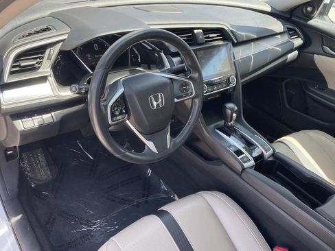 Used 2016 Honda Civic Touring image 3