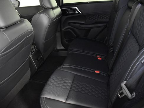 Used 2025 Mitsubishi Outlander SEL Black Edition image 15