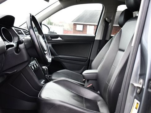 Used 2018 Volkswagen Tiguan SEL image 12