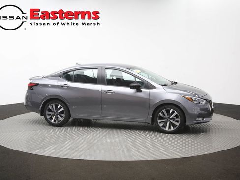 Used 2021 Nissan Versa SR FWD image 45