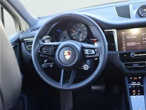 New 2026 Porsche Macan image 20